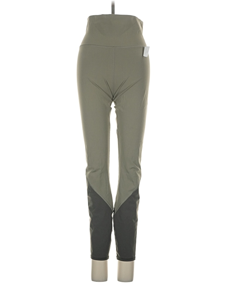 Pre-owned Vuori Active Pants In Green