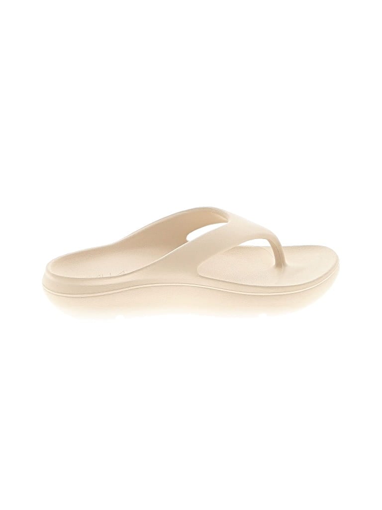 Pre-owned Calia Flip Flops In Ivory