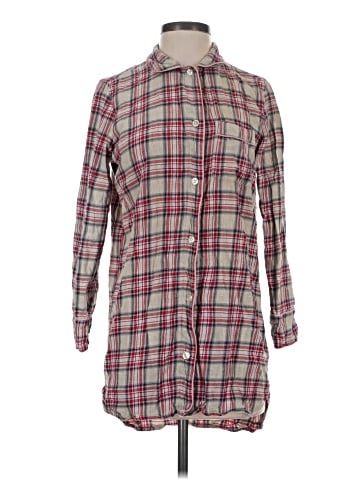 Gap Body Outlet Long Sleeve Button-Down Shirt (view 1)