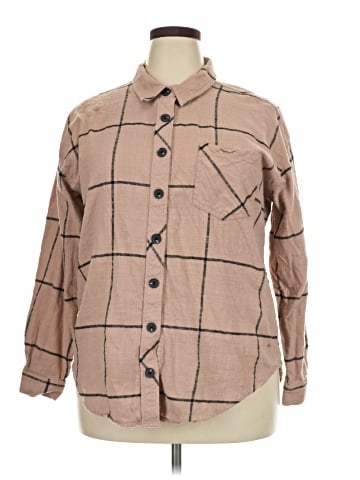 Maurices Long Sleeve Button-Down Shirt (view 1)