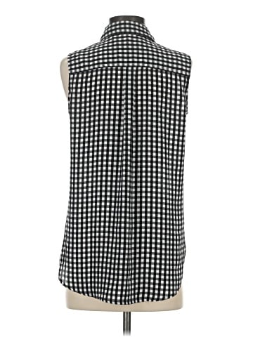 Who What Wear Sleeveless Button-Down Shirt (view 2)