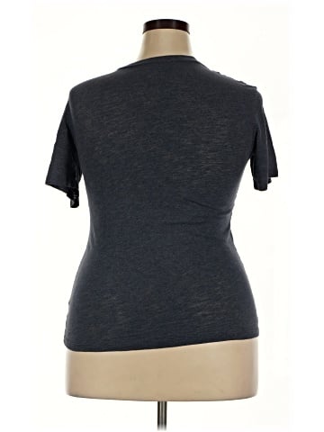 Old Navy Active T-Shirt (view 2)