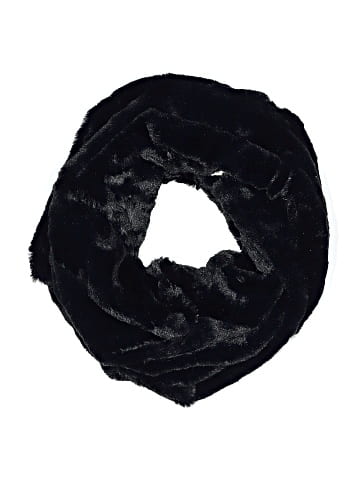 Claire's Scarf (view 1)
