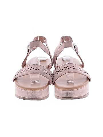 Old Navy Sandals (view 2)