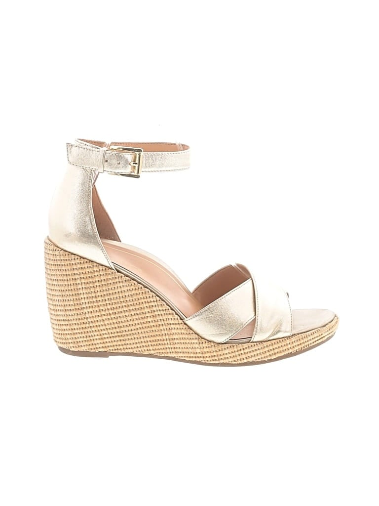 Pre-owned Vionic Wedges In Ivory