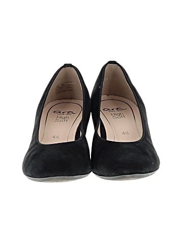 Ara Heels (view 2)