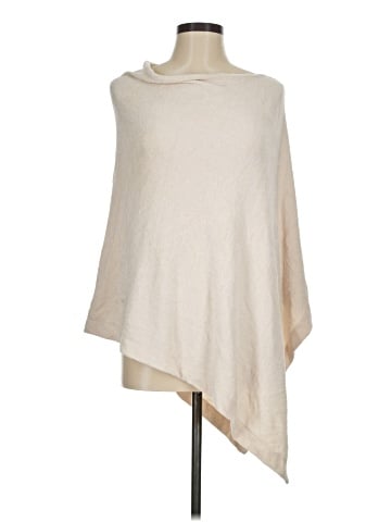 Barefoot Dreams Poncho (view 1)
