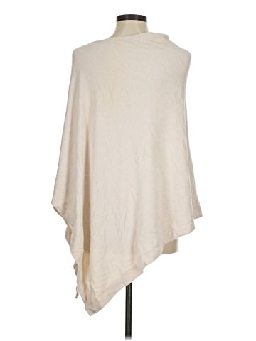 Barefoot Dreams Poncho (view 2)