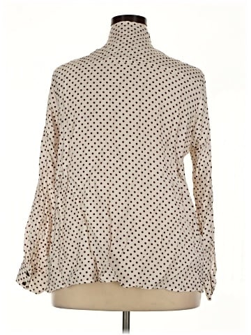 Lane Bryant Long Sleeve Button-Down Shirt (view 2)