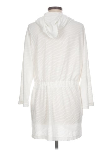 J Valdi Poncho (view 2)