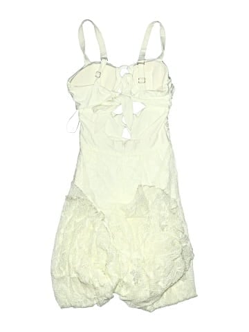 Akira Sleeveless Top (view 2)