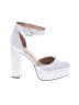 Dream Pairs White Heels Size 8 - photo 1