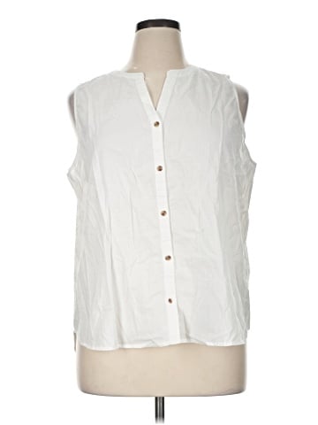 Croft & Barrow Sleeveless Button-Down Shirt (view 1)