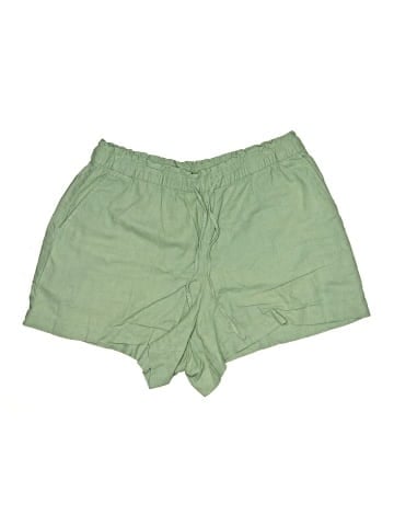 Gap Shorts (view 1)