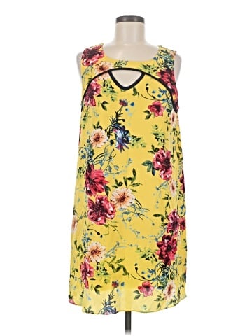 True Light U.S.A. Casual Dress (view 1)