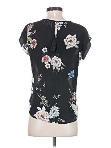 Lily White Short Sleeve T-Shirt (view 2)