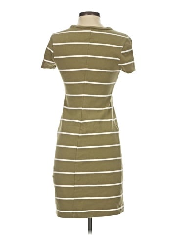 Old Navy Casual Dress (view 2)