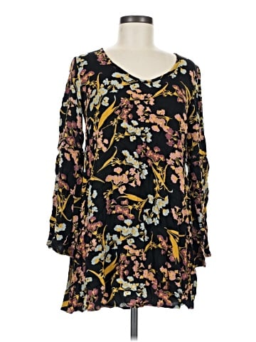 Xhilaration Casual Dress (view 1)