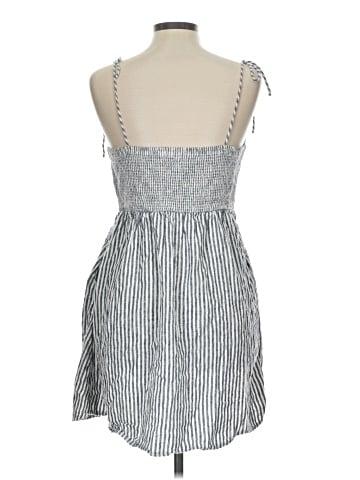 Old Navy Casual Dress (view 2)