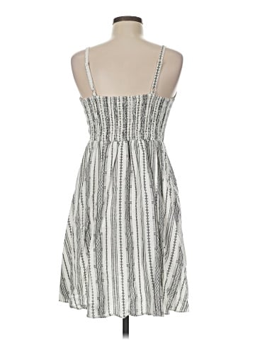 Old Navy Casual Dress (view 2)
