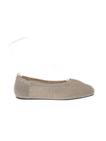 Zara Flats (view 1)