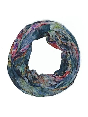 Lily and Lionel Scarf (view 1)