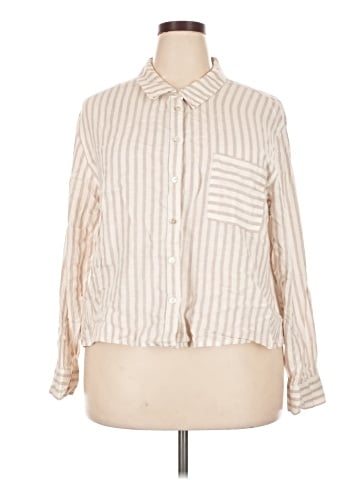 Maurices Long Sleeve Button-Down Shirt (view 1)