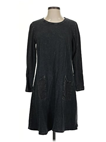 Jess & Jane Casual Dress (view 1)