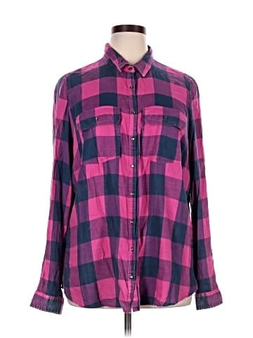 Maurices Long Sleeve Button-Down Shirt (view 1)