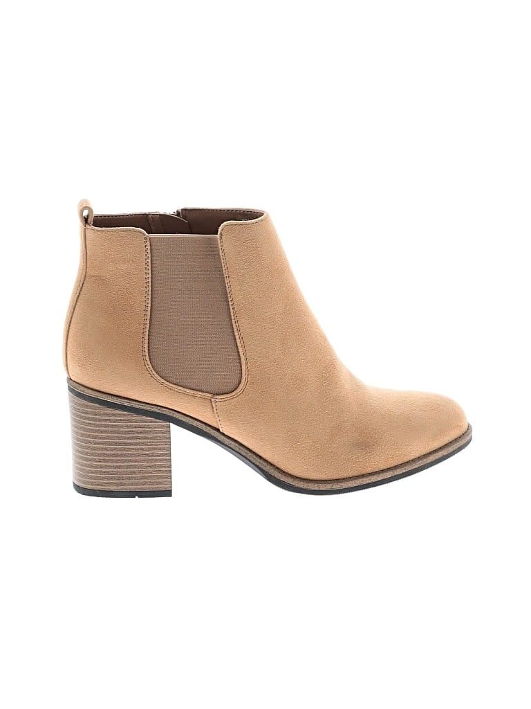 Pre-owned White Mountain Ankle Boots In Tan