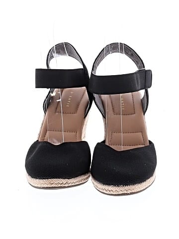 Kelly & Katie Wedges (view 2)
