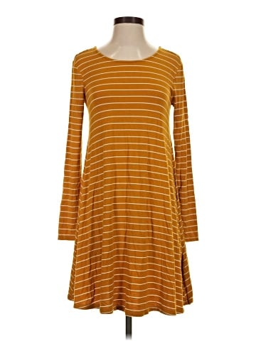 Old Navy Casual Dress (view 1)