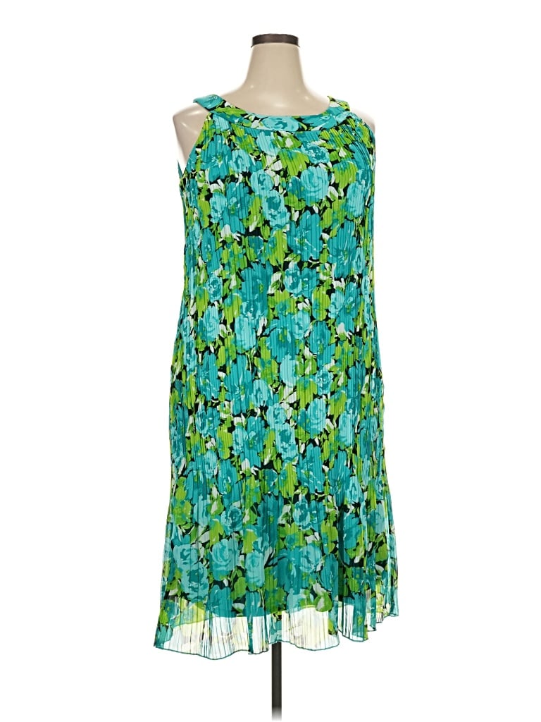 Pre-owned Catherines Cocktail Dress In Green