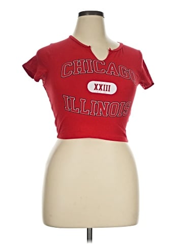 Charlotte Russe Short Sleeve T-Shirt (view 1)