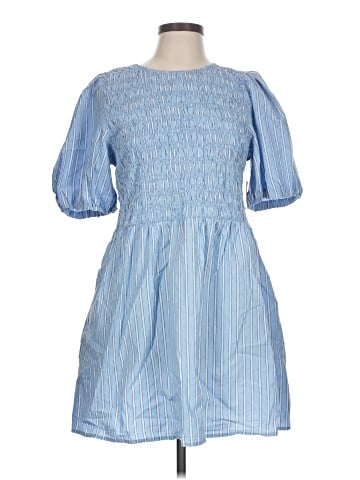Old Navy Casual Dress (view 1)