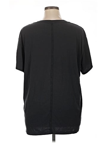 Lululemon Athletica Short Sleeve T-Shirt (view 2)