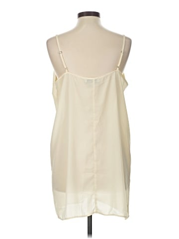Amour Vert Sleeveless Blouse (view 2)