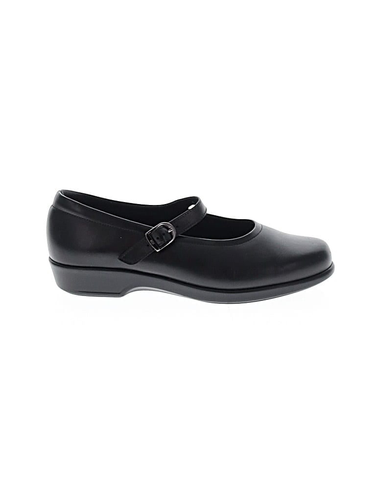 Pre-owned Sas Flats In Black