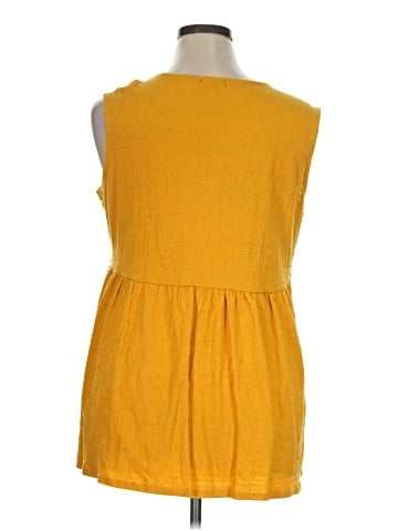 Hannah Sleeveless Blouse (view 2)