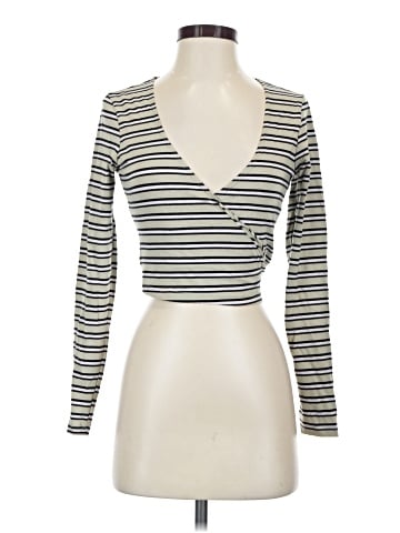Urban Outfitters Long Sleeve T-Shirt (view 1)