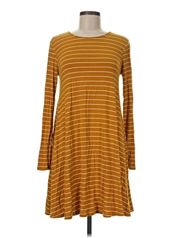 Old Navy Casual Dress (view 1)