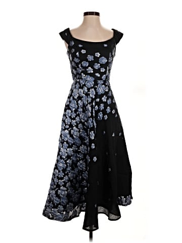 Carmen Marc Valvo Casual Dress (view 1)