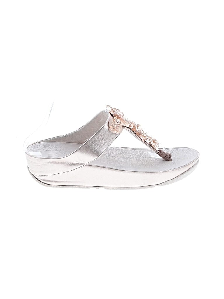 Pre-owned Fitflop Flip Flops In Silver