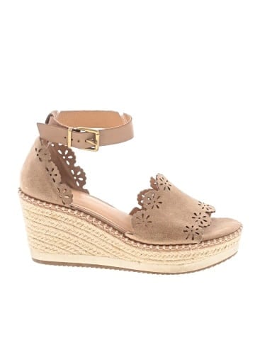 Crown Vintage Wedges (view 1)