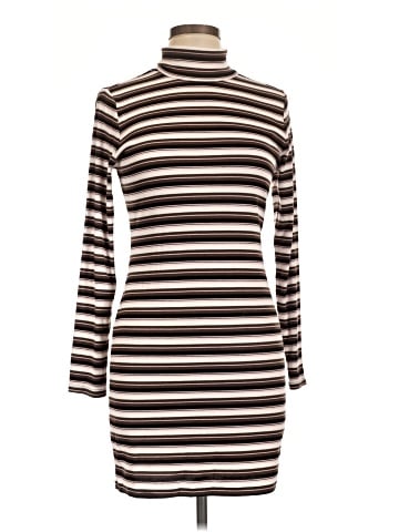 No Boundaries Casual Dress (view 1)