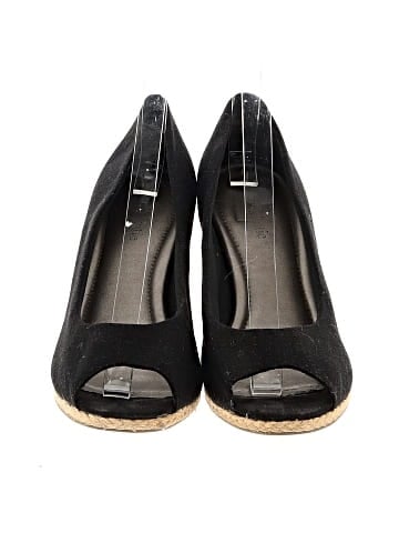 Kelly & Katie Wedges (view 2)