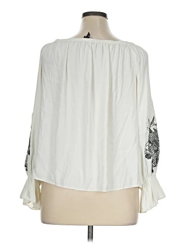 White House Black Market 3/4 Sleeve Blouse (view 2)