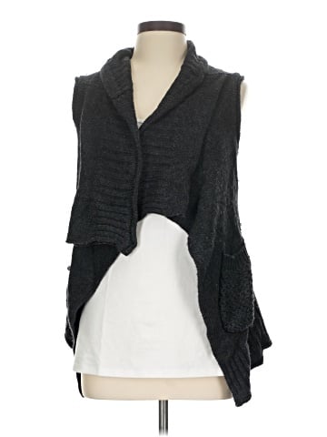 Hazel Cardigan (view 1)