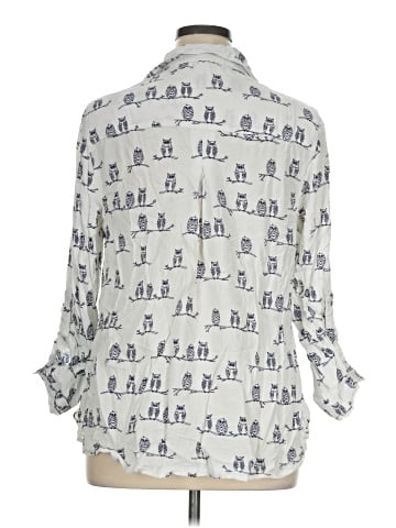 BeachLunchLounge 3/4 Sleeve Blouse (view 2)