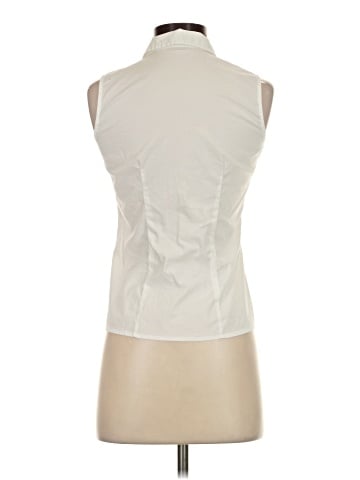 Old Navy Sleeveless Button-Down Shirt (view 2)